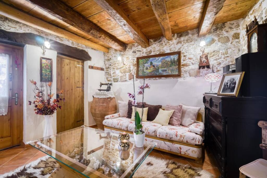 Traditional Cretan Stone House In The Center Of Crete Litos Esterno foto