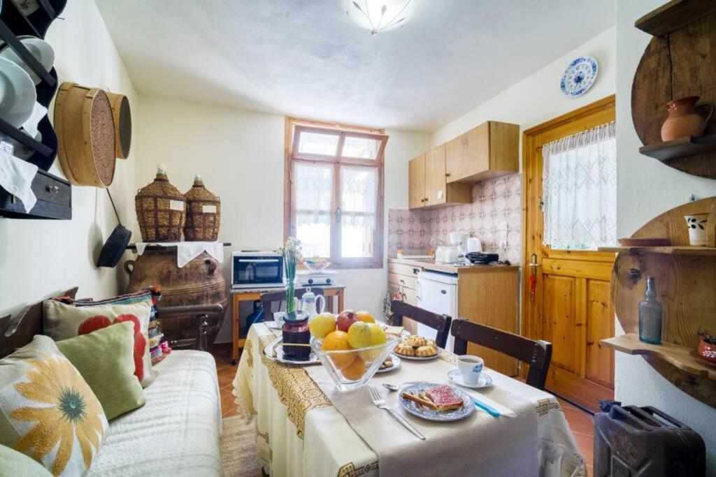 Traditional Cretan Stone House In The Center Of Crete Litos Esterno foto