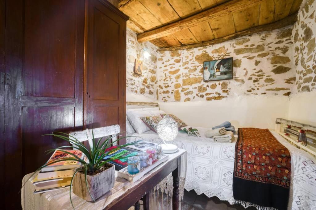 Traditional Cretan Stone House In The Center Of Crete Litos Esterno foto